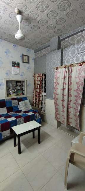 1 RK House for Rent  In Bandra West