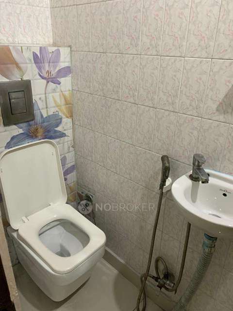 2 BHK Flat In Standlone Building For Sale  In Lajpat Nagar 