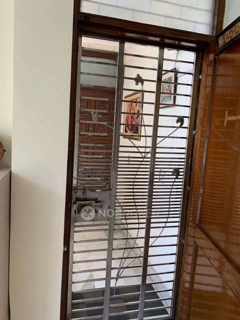 2 BHK Flat In Standlone Building For Sale  In Lajpat Nagar 