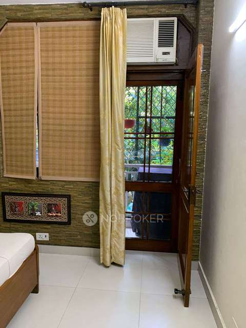 2 BHK Flat In Standlone Building For Sale  In Lajpat Nagar 