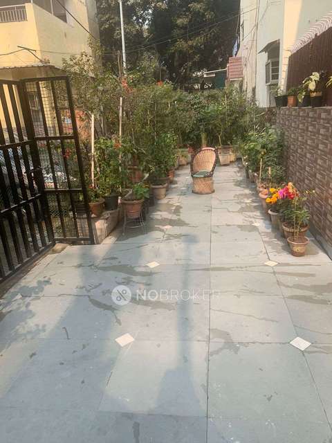 2 BHK Flat In Neeti Bagh Sfs Dda Flats For Sale  In Masjid Moth Village