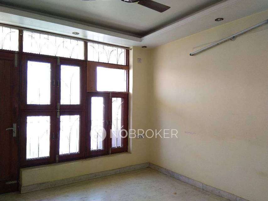 3 BHK Flat For Sale  In Laxmi Nagar
