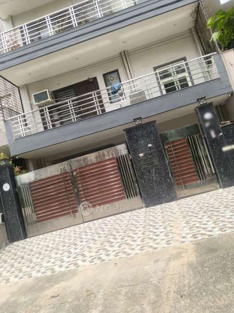 1 RK Flat for Rent  In Sector 52