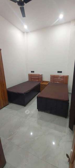 PG for Boys in Sector 71