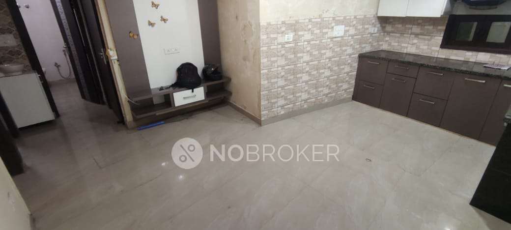 2 BHK Flat For Sale  In Sarai Rohilla