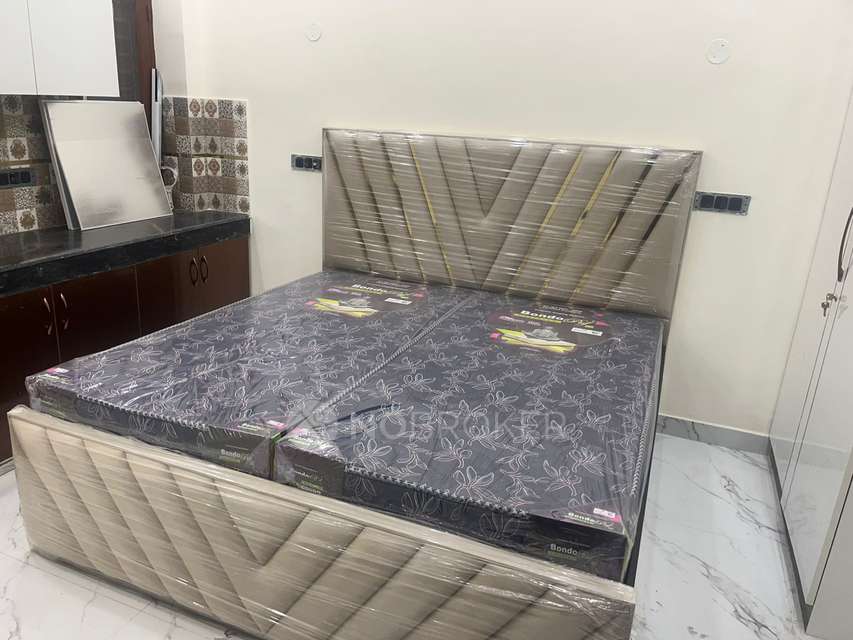 1 RK Flat In Standalone Building  for Rent  In Sector 28