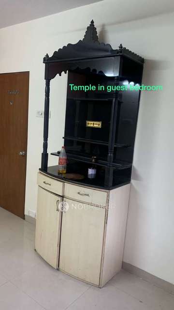 3 BHK Flat In Neptune Apartment For Sale  In Kandivali East