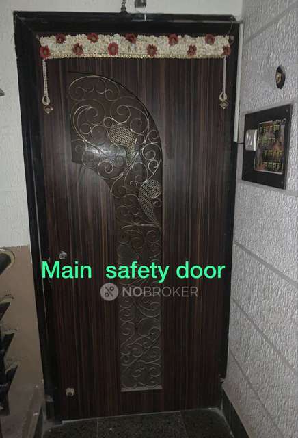 3 BHK Flat In Neptune Apartment For Sale  In Kandivali East