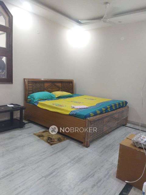 2 BHK Flat In Sb For Sale  In Sri Niwaspuri