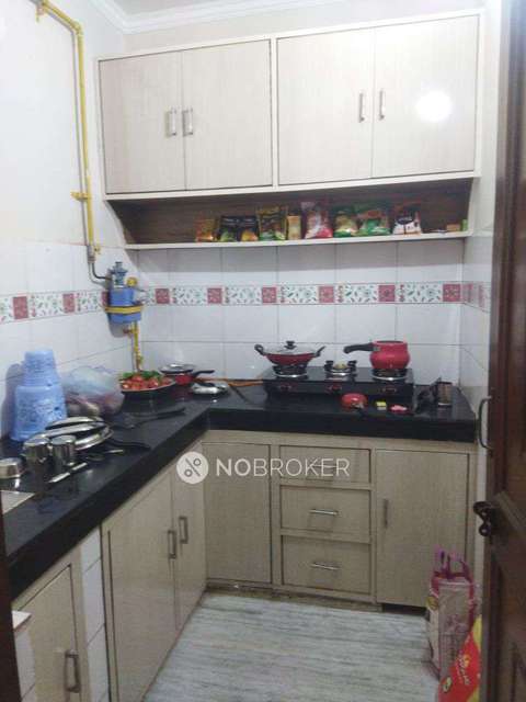 2 BHK Flat In Sb For Sale  In Sri Niwaspuri