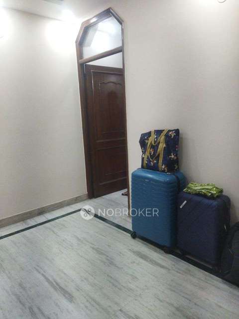 2 BHK Flat In Sb For Sale  In Sri Niwaspuri