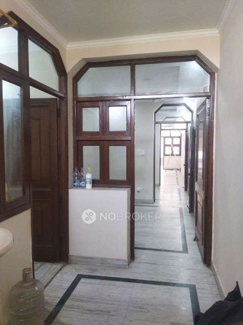 2 BHK Flat In Sb For Sale  In Sri Niwaspuri