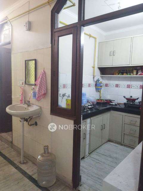 2 BHK Flat In Sb For Sale  In Sri Niwaspuri