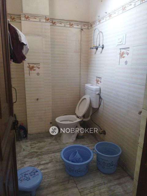 2 BHK Flat In Sb For Sale  In Sri Niwaspuri