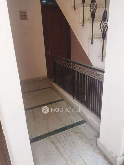 2 BHK Flat In Sb For Sale  In Sri Niwaspuri