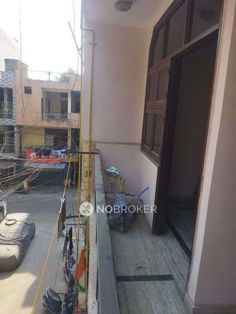 2 BHK Flat In Sb For Sale  In Sri Niwaspuri