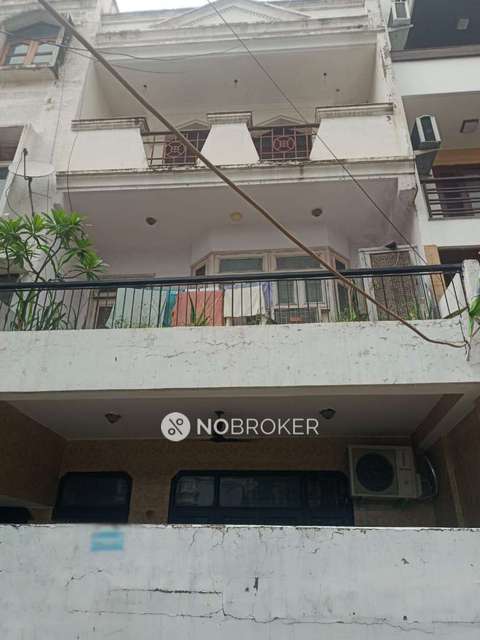 4+ BHK Flat In Standalone Building  For Sale  In Laxmi Nagar