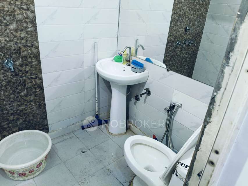 3 BHK Flat In Vishal Enclave  For Sale  In Rajouri Garden