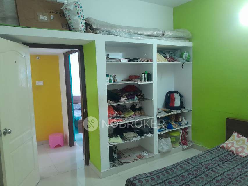 2 BHK Flat In Sree Krishnas La Shades For Sale  In Narsingi