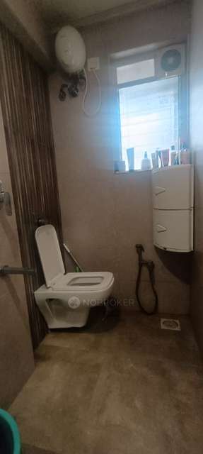 1 BHK Flat In Makhdoomi Palace For Sale  In Santacruz East