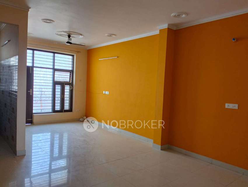 2 BHK House for Rent  In Kidzee Play School Sec 21d