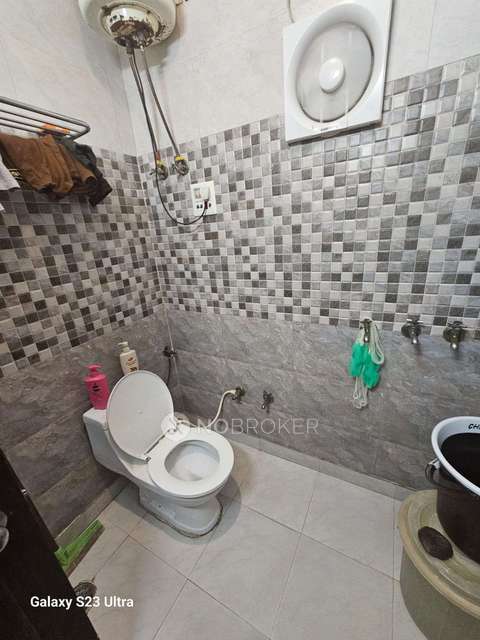 2 BHK Flat For Sale  In Patel Nagar