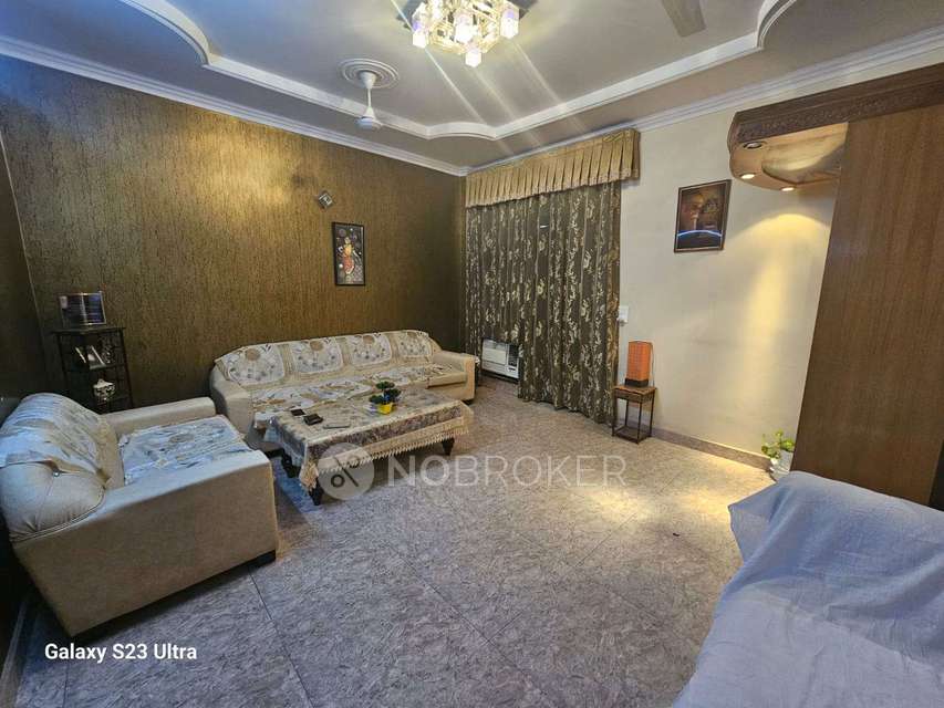 2 BHK Flat For Sale  In Patel Nagar