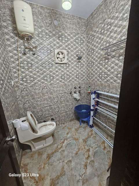 2 BHK Flat For Sale  In Patel Nagar