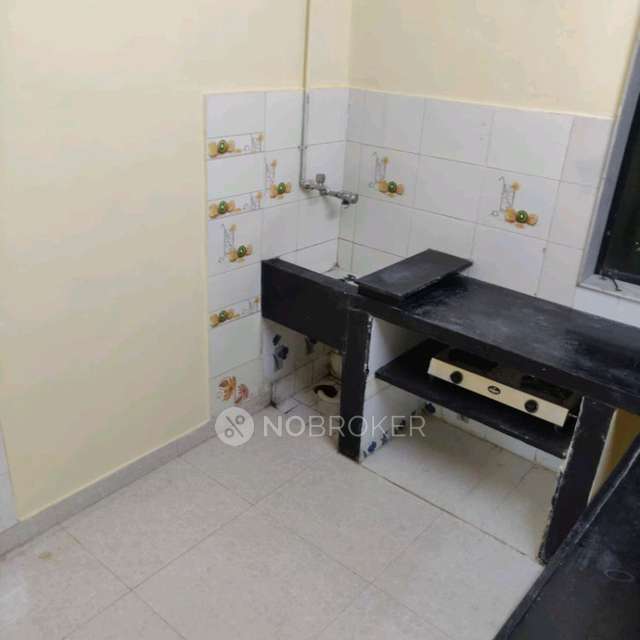 1 RK Flat In Saraf Choudhari Nagar Chs For Sale  In Kandivali East