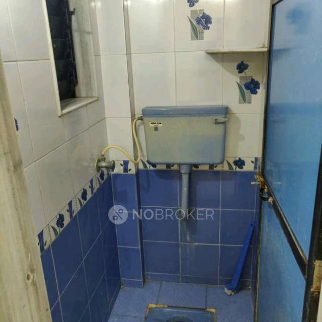 1 RK Flat In Saraf Choudhari Nagar Chs For Sale  In Kandivali East