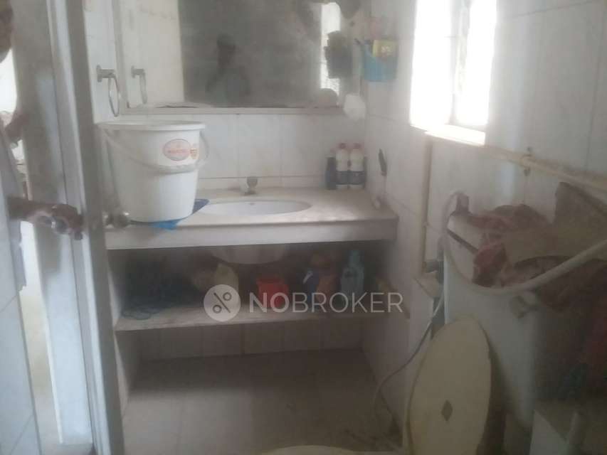 2 BHK Flat In Standalone  for Rent  In Malad West