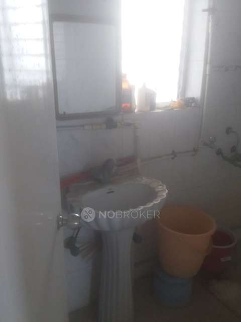 2 BHK Flat In Standalone  for Rent  In Malad West