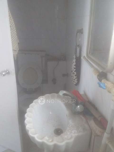 2 BHK Flat In Standalone  for Rent  In Malad West