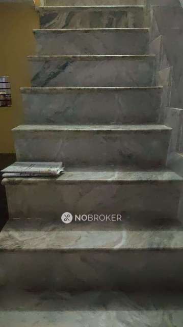 4+ BHK Flat In Hari Enclave For Sale  In Sultan Puri