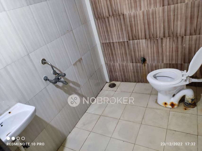 2 BHK Flat In Omkarpuram Amrapali For Sale  In Adaigaon