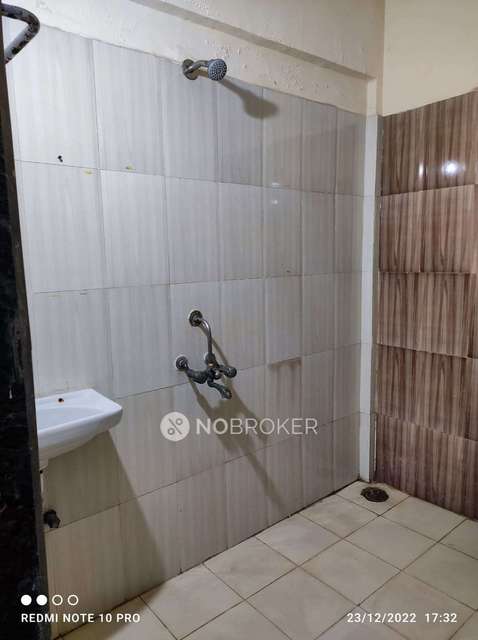 2 BHK Flat In Omkarpuram Amrapali For Sale  In Adaigaon