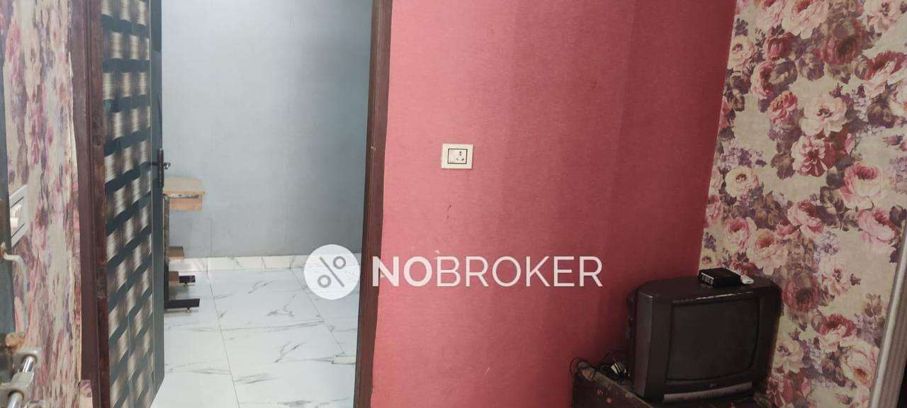 1 BHK Flat For Sale  In Janakpuri
