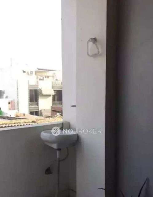 1 BHK Flat For Sale  In Janakpuri