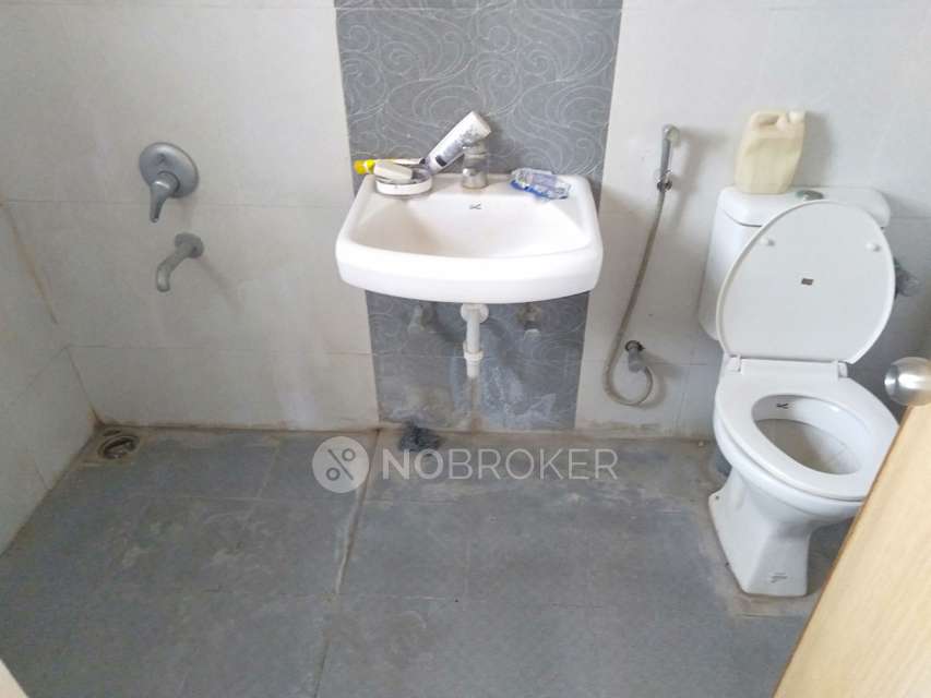 2 BHK Flat In Kumar Palmcrest for Rent  In Kondhwa Budruk