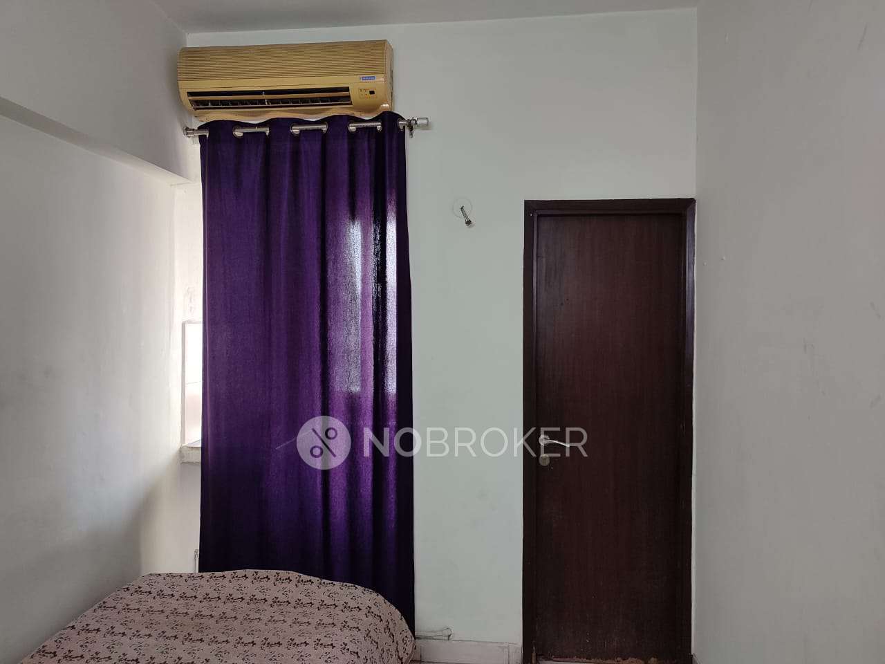 Windsor Park Indirapuram Rent WITHOUT BROKERAGE Semifurnished 1 RK