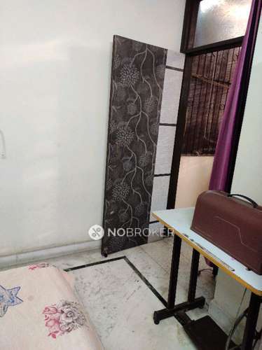 2 BHK Flat For Sale  In Moti Nagar