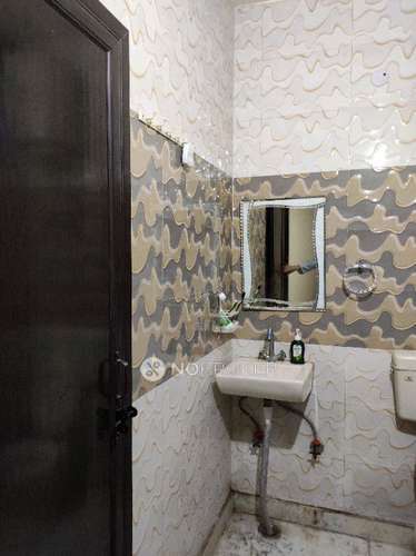 2 BHK Flat For Sale  In Moti Nagar