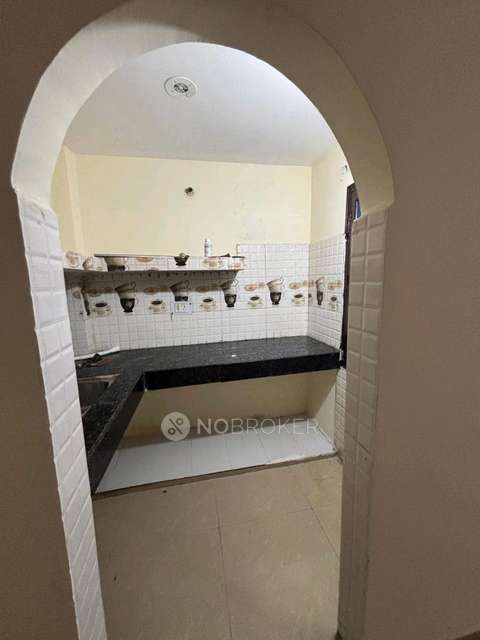 1 BHK House for Rent  In Sector 70.noida, Near Aashiyana Homes