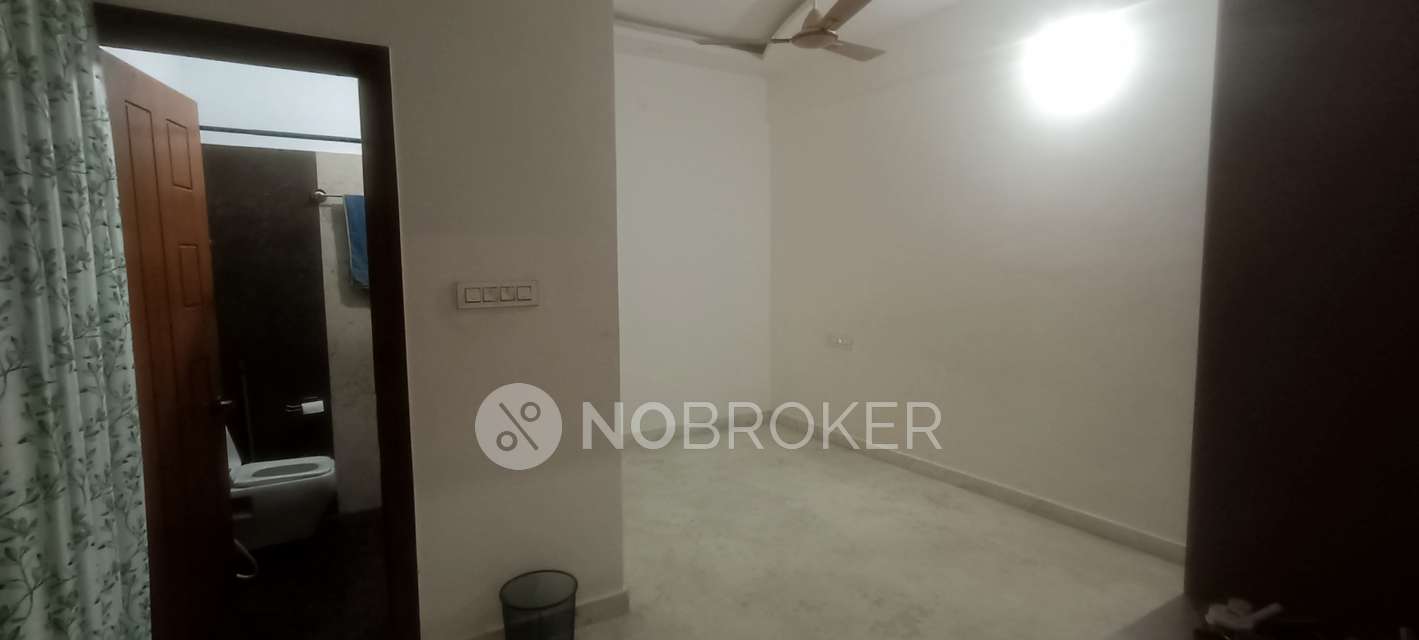 2 BHK Flat In Standalone Building  for Rent  In Malleshwaram