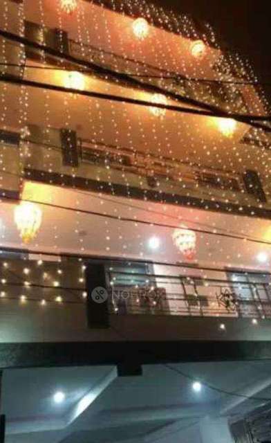 2 BHK Flat for Rent  In Rashid Market