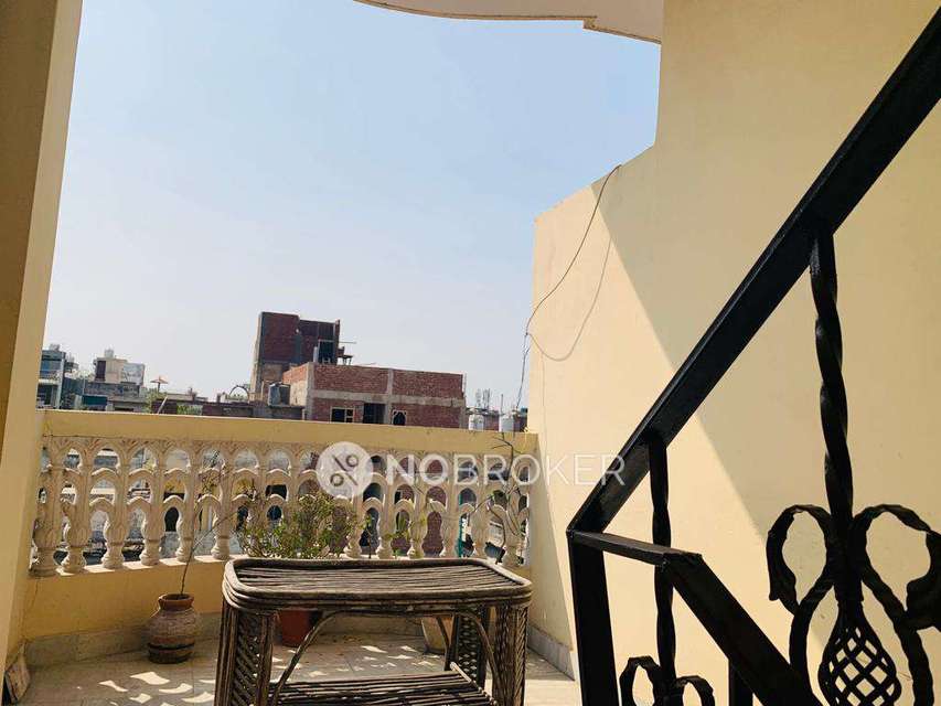 3 BHK Flat For Sale  In Krishna Nagar