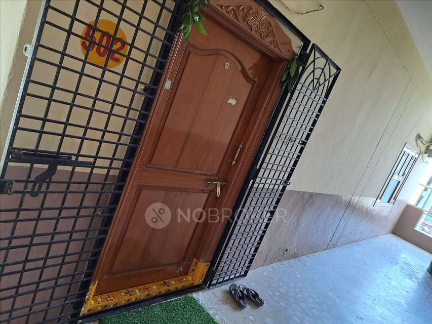 2 BHK Flat In Gandhi Towers For Sale  In Kukatpally