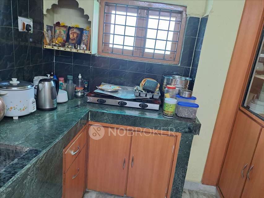 2 BHK Flat In Gandhi Towers For Sale  In Kukatpally