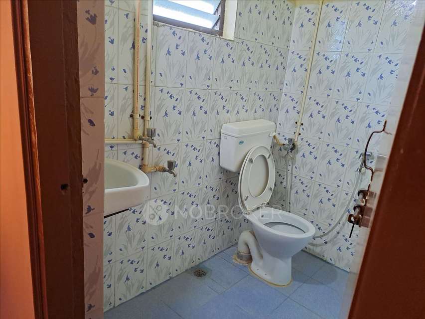 2 BHK Flat In Gandhi Towers For Sale  In Kukatpally