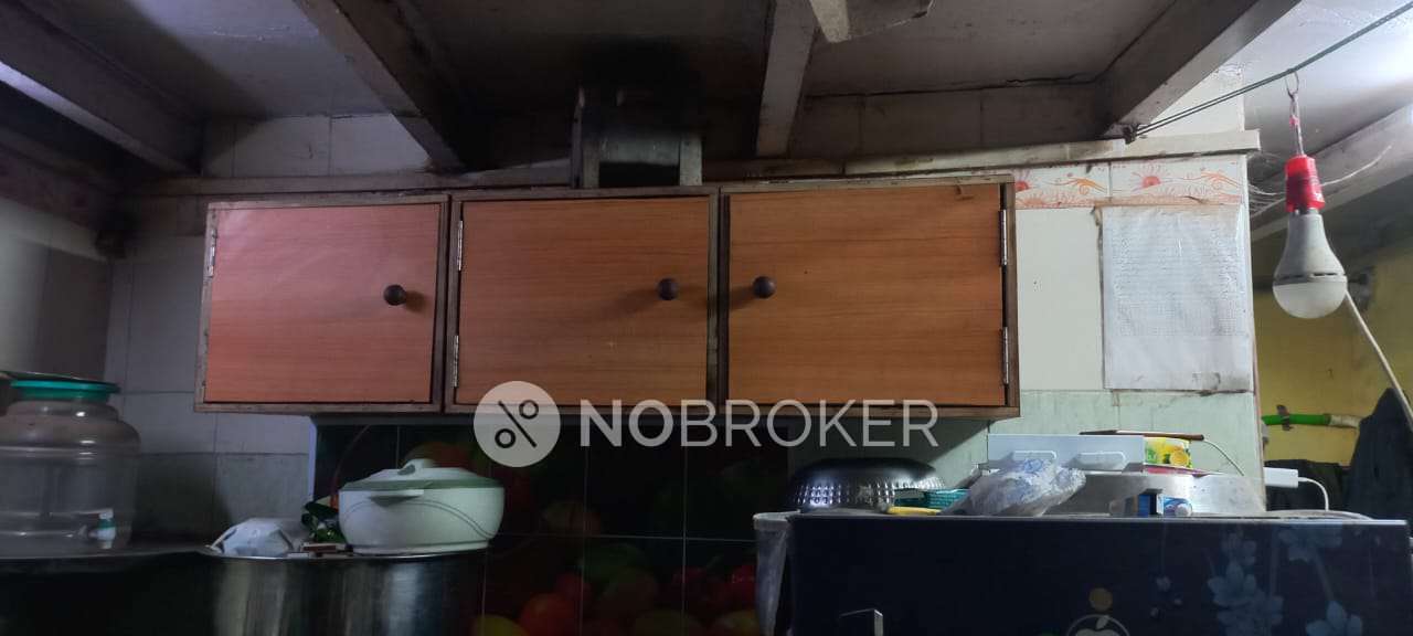 1 RK Flat In Murshad Building For Sale  In Kurla